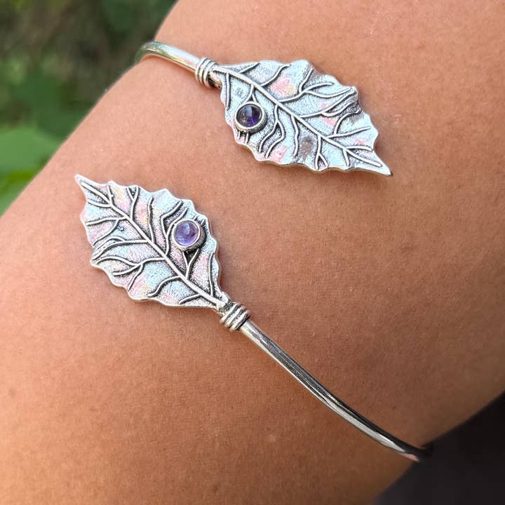 Bracciale da braccio artigianale con pietre e ulteriori Risultati per capelli veri indiani all'ingrosso. Resi gratuiti e termini di pagamento a 60 giorni su Faire in tendenza su Faire.