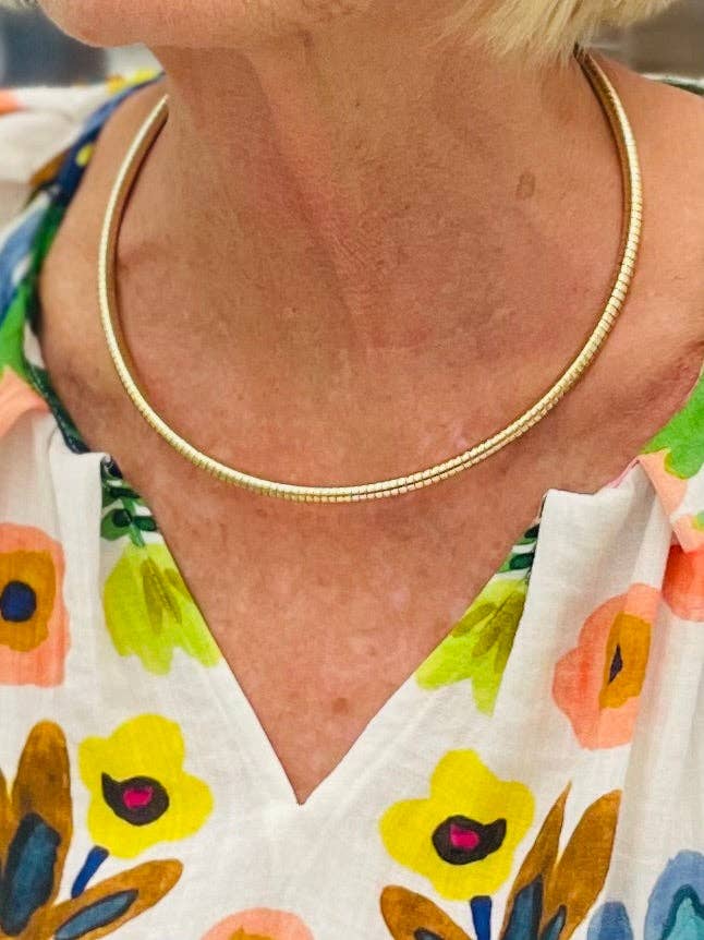 TWO FORTY TWO - Wholesale Link & Chain Necklace - CHIC - Simple Serpentine Collar (gold) - NK8002