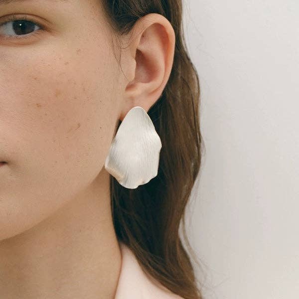 LanLivia - Wholesale Dangle Earrings - Minimalist Leaf Design Bold Earrings