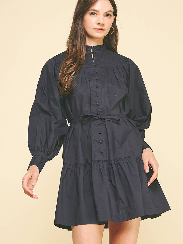 ROBE COURTE À BOUTONS ET COL MONTANT - 6246D pour la vente par PINCH