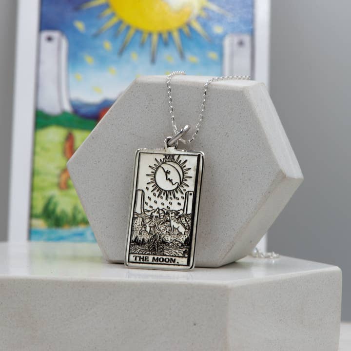 Collana con ciondolo in argento Sterling 925 inciso con i tarocchi della luna per la vendita all'ingrosso da parte di DreamedBy