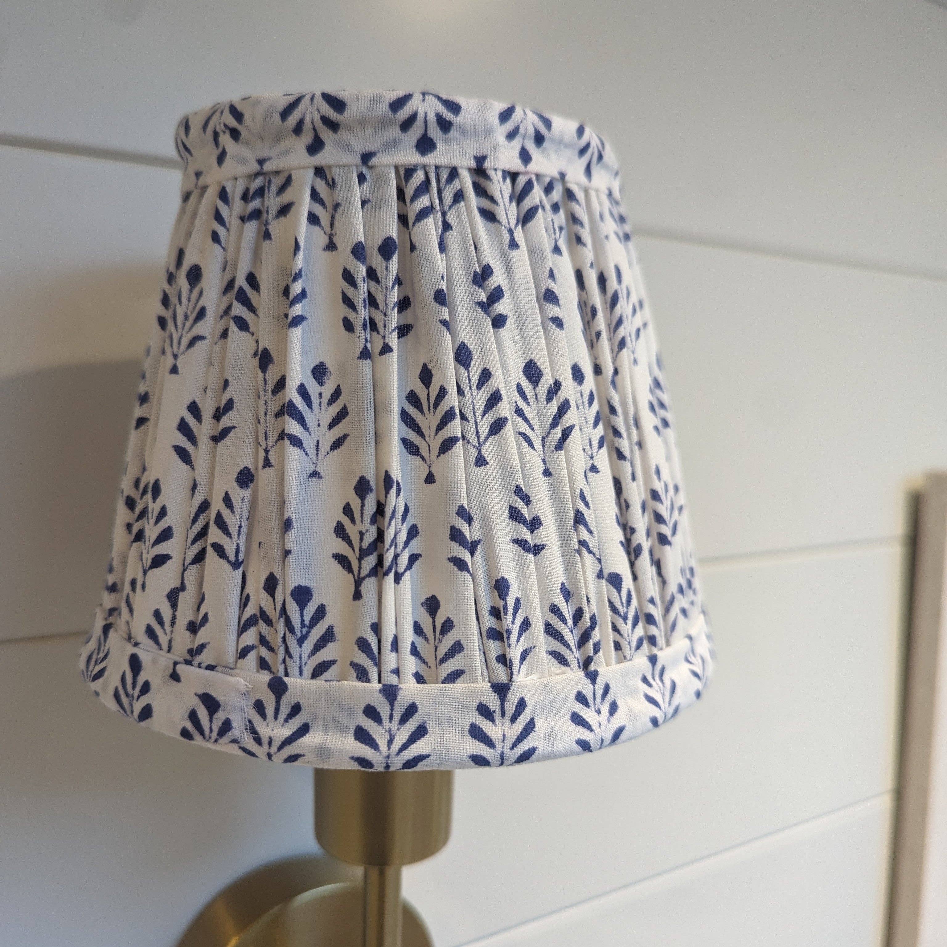 LNH EDIT - Vendita all'ingrosso Paralumi - Paralume pieghettato Sofia Blue Empire in 3 dimensioni0