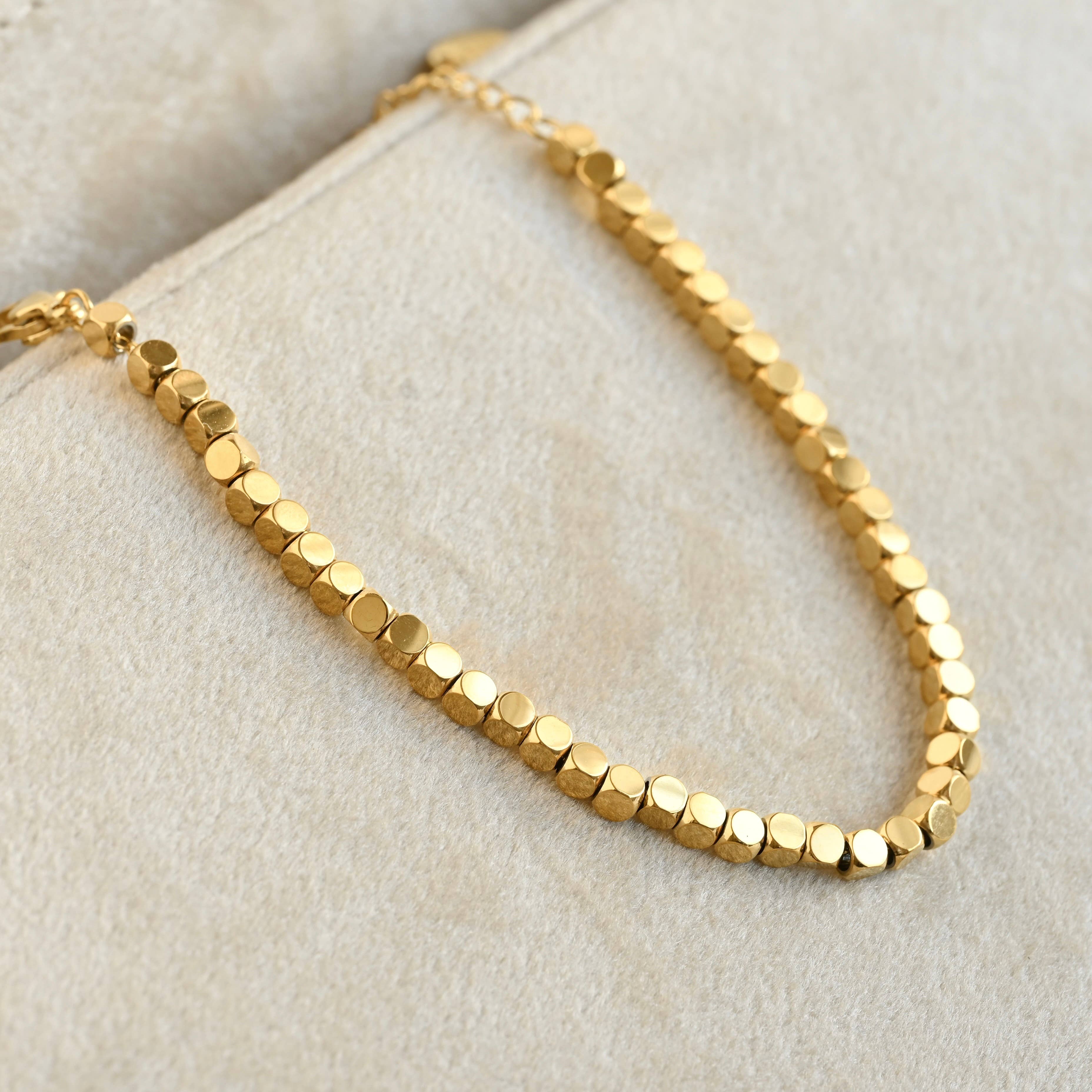 Blueyejewelry - Vente Bracelets maillon et chaîne - Bracelets en acier inoxydable plaqué or 18 carats - perles, maille papier, et tennis11