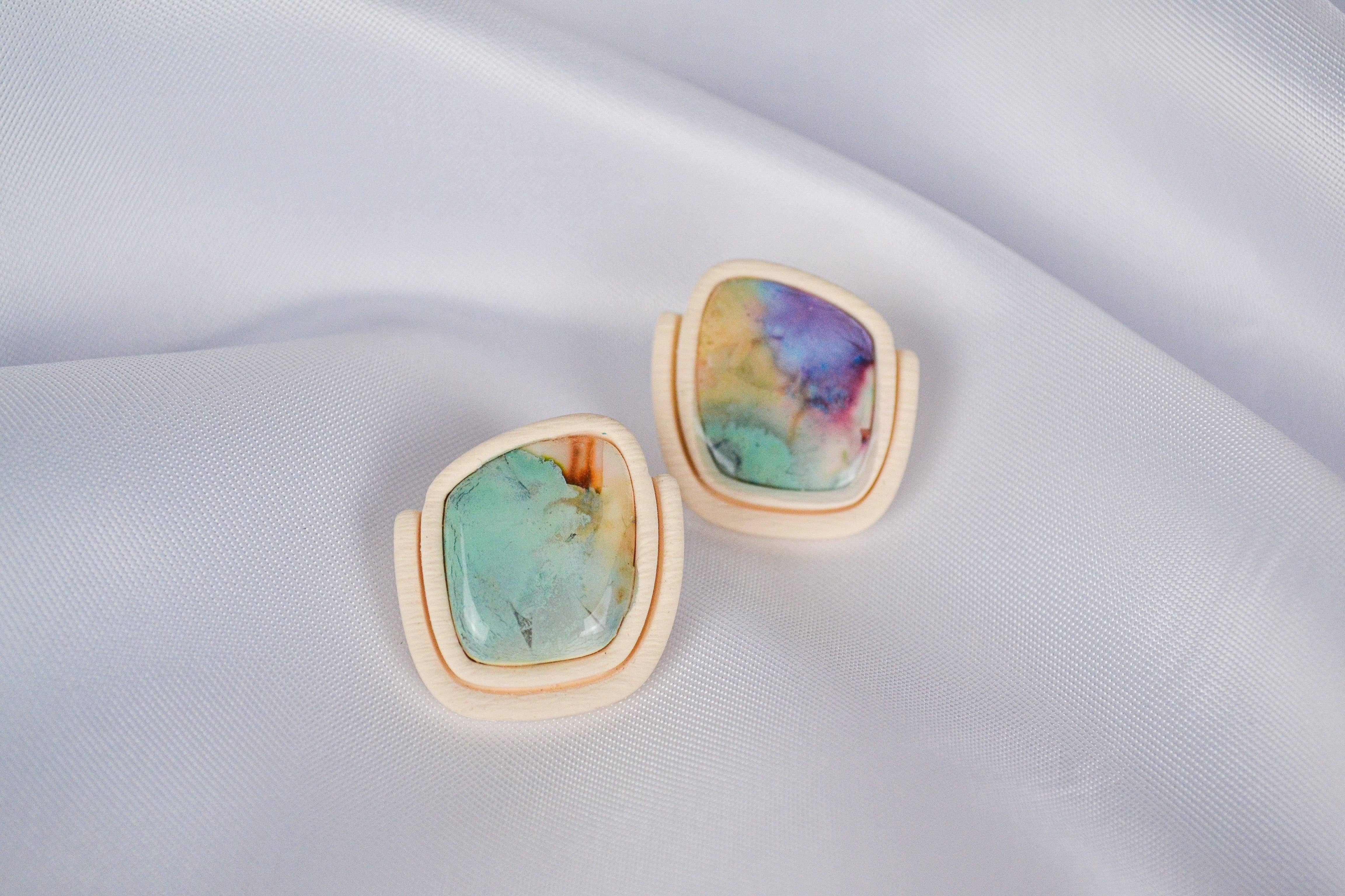 Linati Studio - Vendita all'ingrosso Orecchini a bottone - Orecchini a perno Asta multicolore e beige2