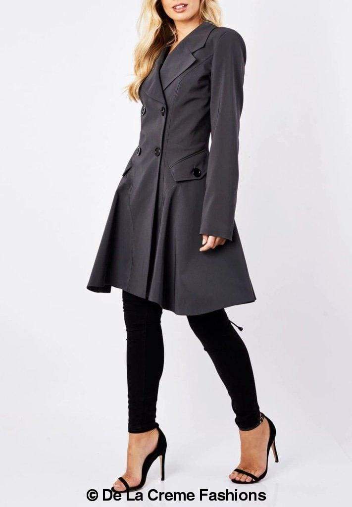 De La Creme Fashions – Engroshandel Frakke - Dame – Dame Forår/Sommer Dobbelt Breasted Flary Mac Coat15