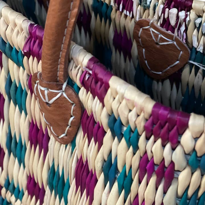 HandHappiness – Großhandel Lebensmittel-/Einkaufstasche – Handgefertigter gewebter Einkaufskorb aus Binsen - Grün & Lila - 38