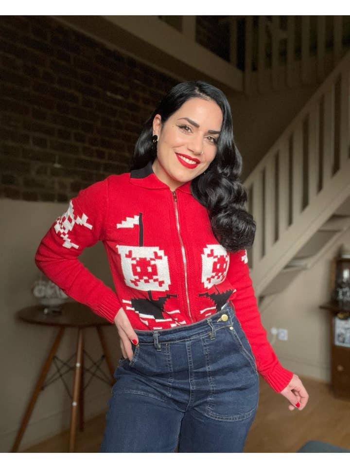 Astro Bettie – wholesale Knitted jumper – Women′s – AHOY 1950's Pirate and Skulls Sweater-Red