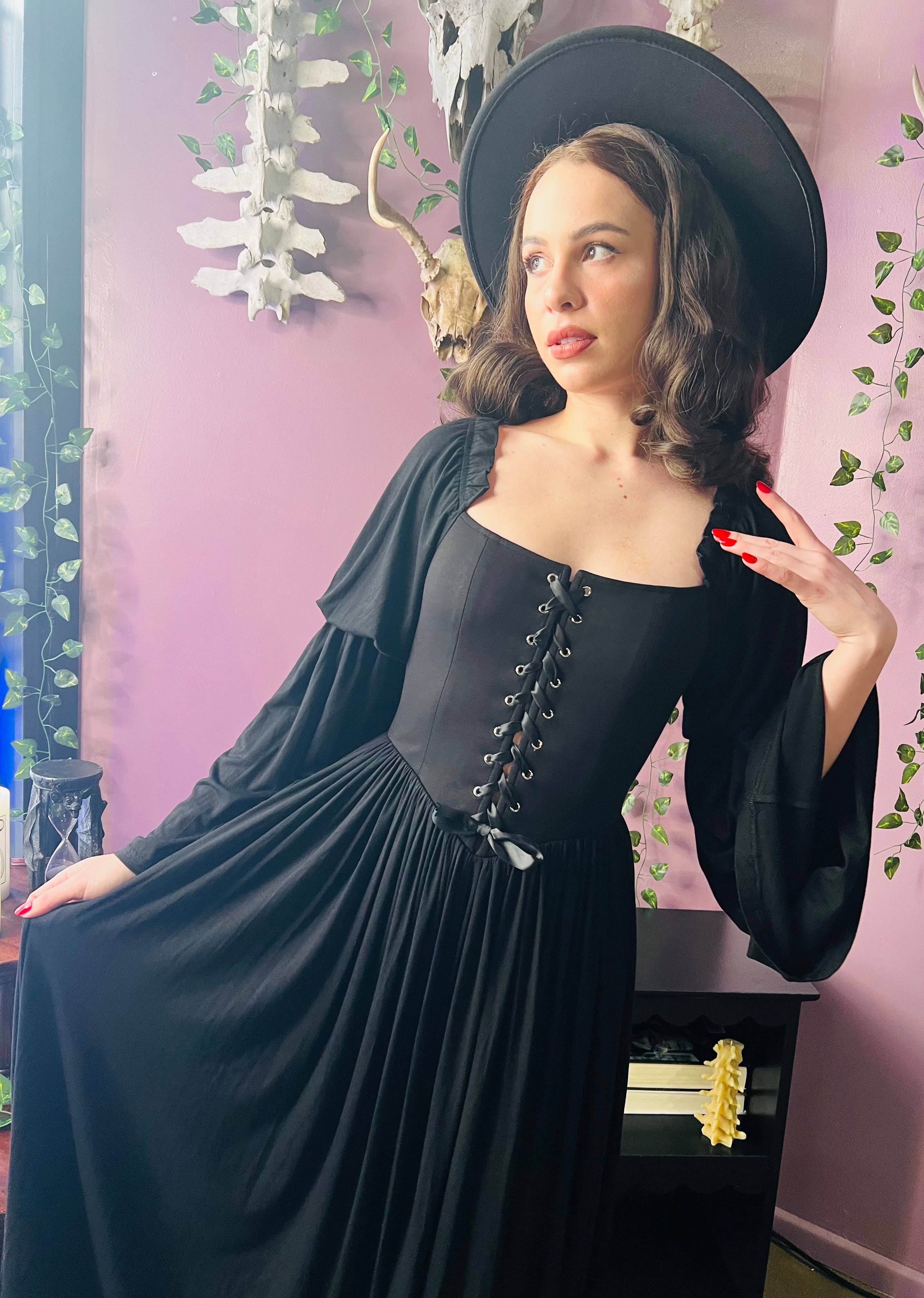 Witchwood Bags – wholesale Klänning - Dam – Lilith - Cottage goth-klänning i jersey med snörning - redo att skickas7