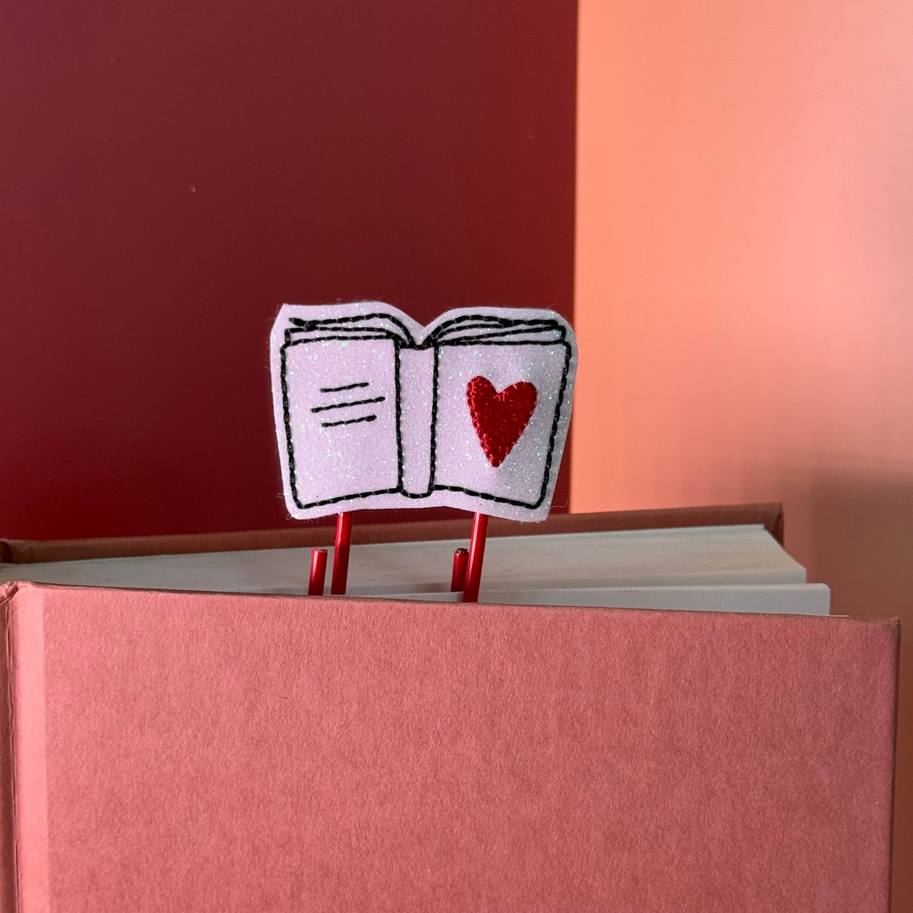 I Love Books and Bows – wholesale Bookmark – Big paper clip book marks - Book2