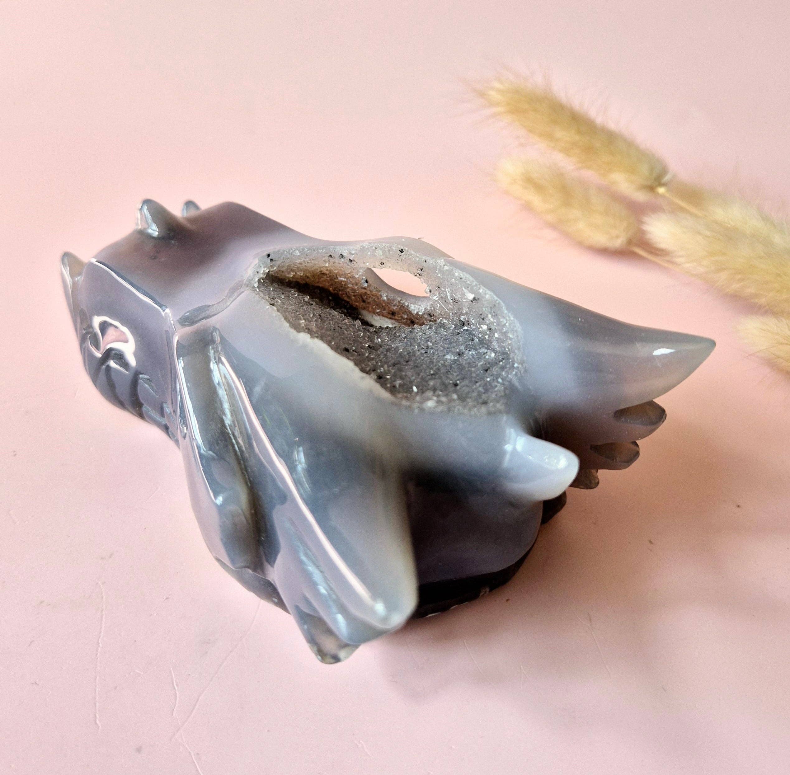 Moonlight Gemstones – Engroshandel Spirituelle sten og krystaller – Grå druzy agat dragehoved af ædelsten – 543 g | Beskyttelse og intuition4