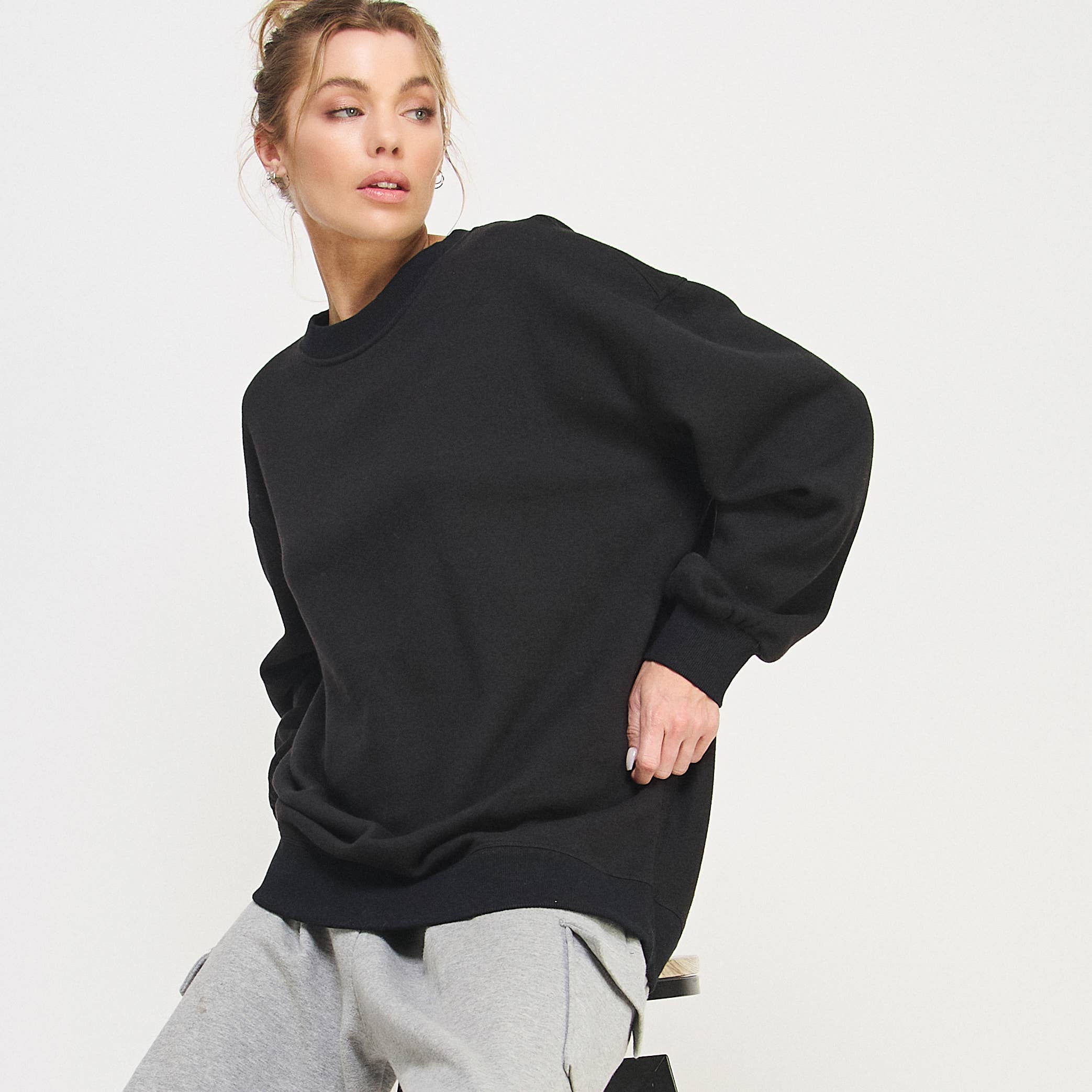 FREEZIA - Wholesale Sweatshirt - Women's - OVERSIZED CREWNECK SWEATSHIRT-FZ000128