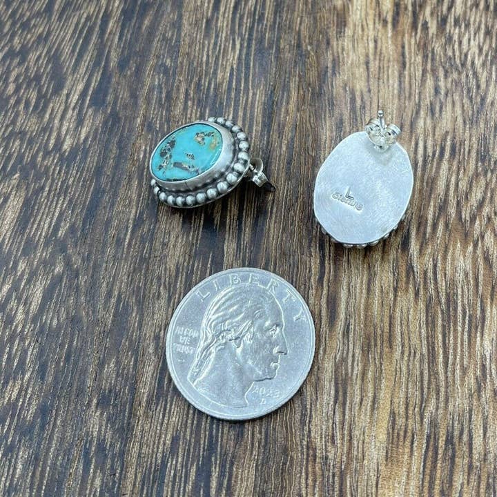 Native City Jewelry – wholesale Solitärörhängen – Infödda amerikanska Navajo handgjorda silverörhängen med Sonoran turkos.