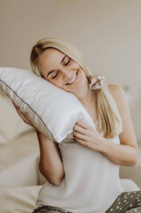 ilks - Wholesale Bedding Pillowcase/Sham - Silk Pillowcase White3