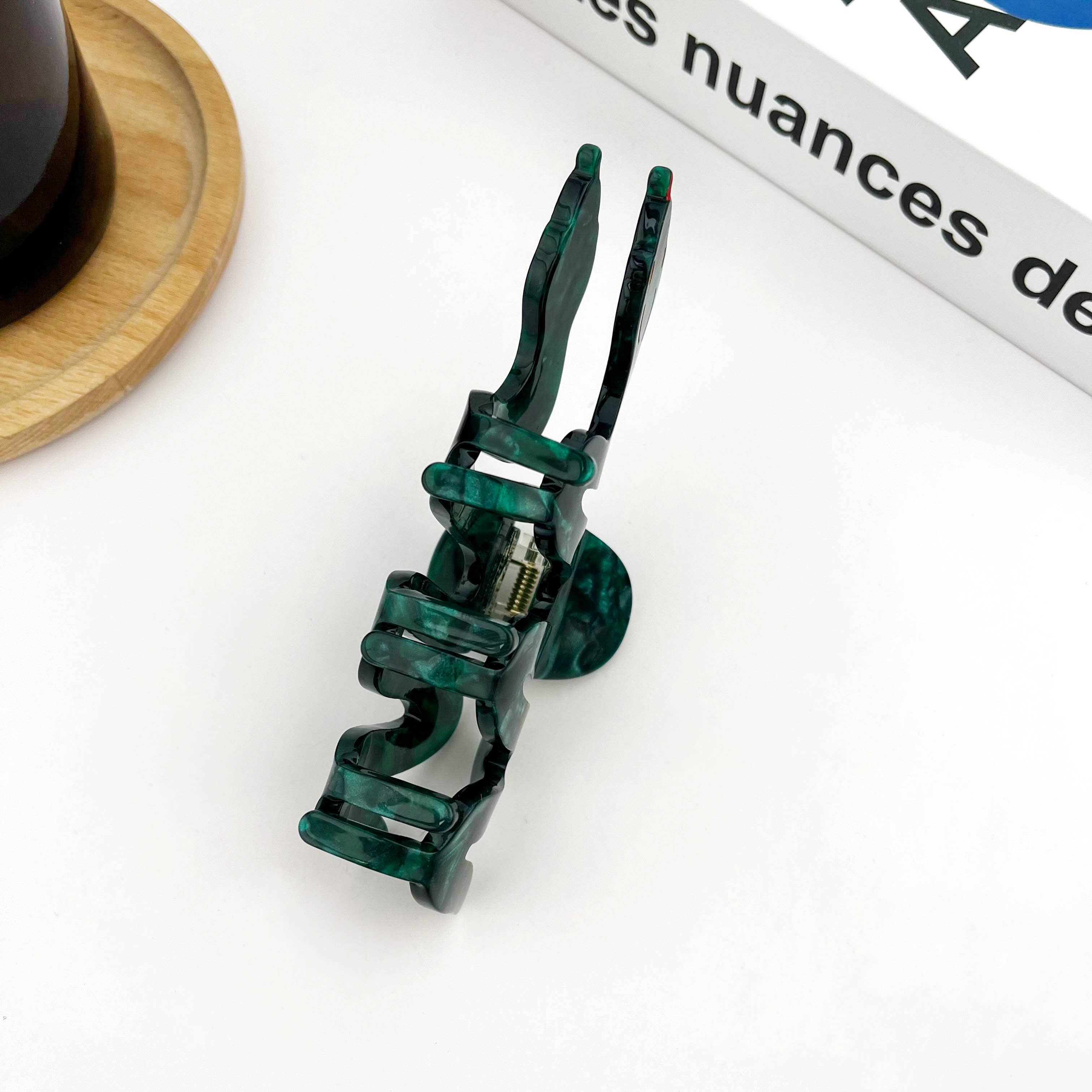 TheDivaSoap - Wholesale Hair Clip - Women's - Green Snake Claw Clip, Reptile-Inspired Hair Accessory3