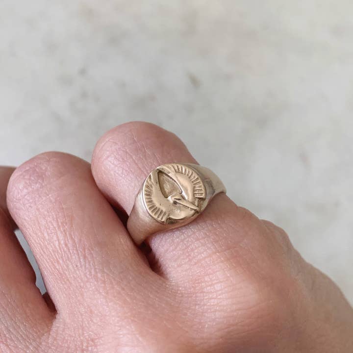Mimosa Handcrafted - Wholesale Signet Ring - PELICAN SIGNET RING