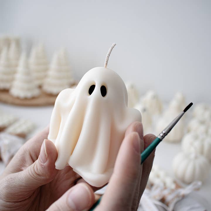 Glowing Harmony Candle Co - Wholesale Novelty candle - Ghost Candles, Halloween Spooky Candle, Autumn Decor3