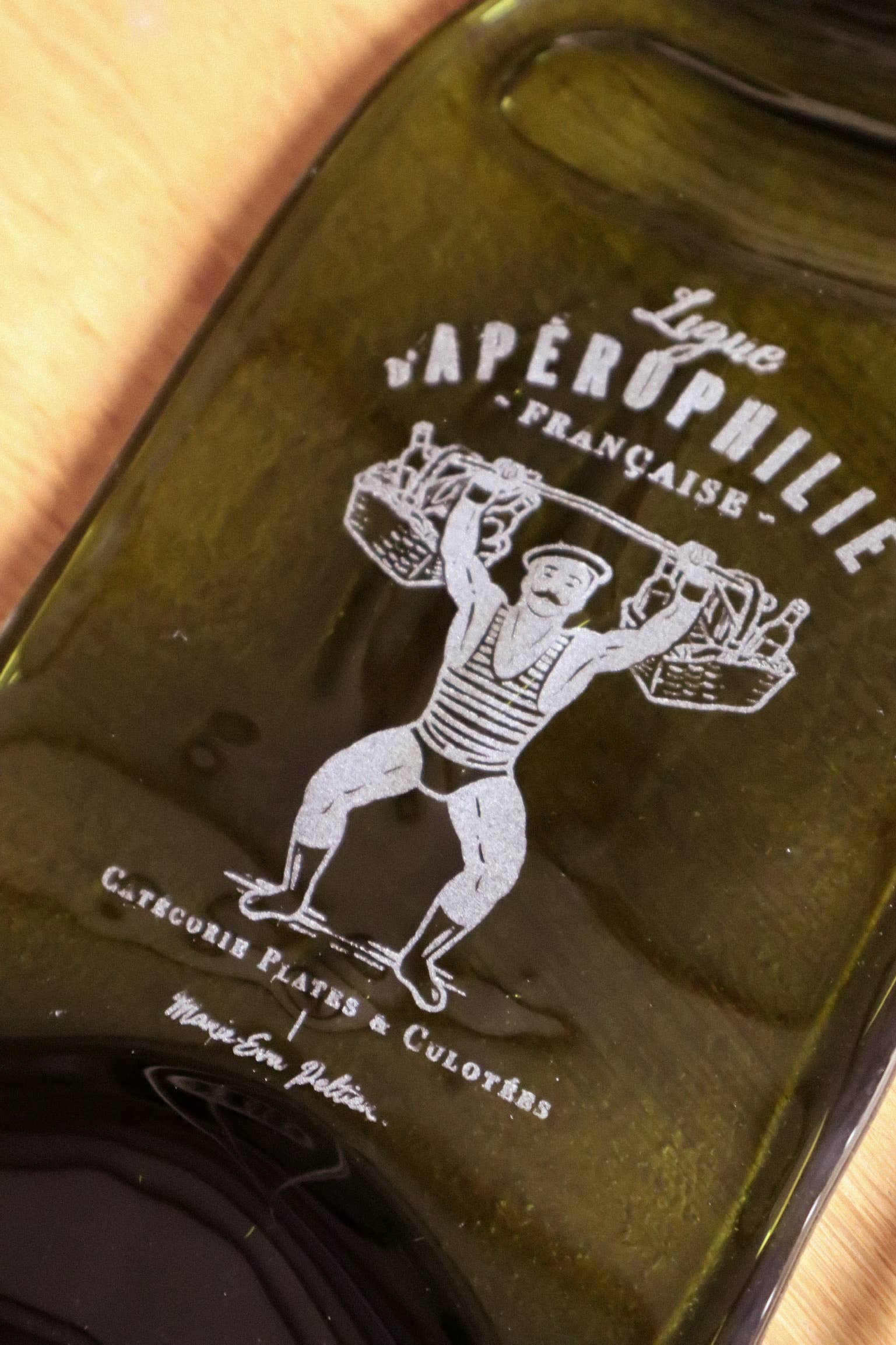 PLATES & Culotées - Wholesale Decorative Plate/Dish/Bowl - THE ILLUSTRATED DISHES Aperophilia - brown8