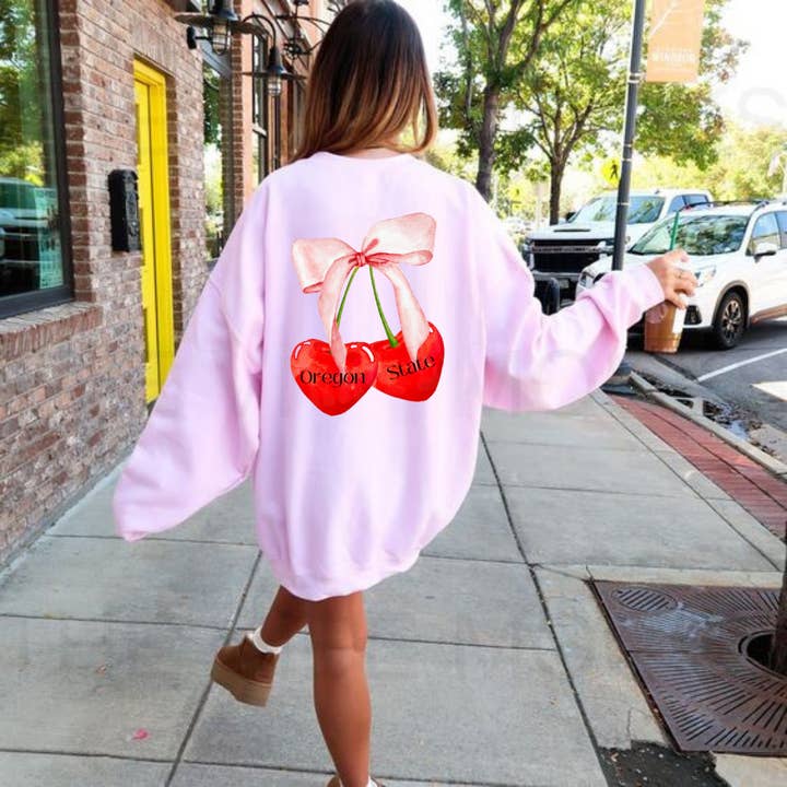 Pull à col rond State/City Pink Cherry pour bébé pour la vente par Vanilla