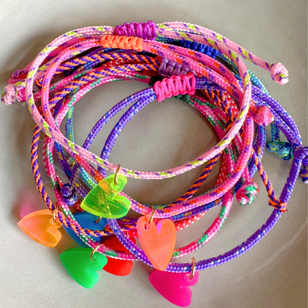 vanMauZ - Wholesale Woven/Braided Bracelet - Bracelet Lume Charms | Heart Neon Pink2