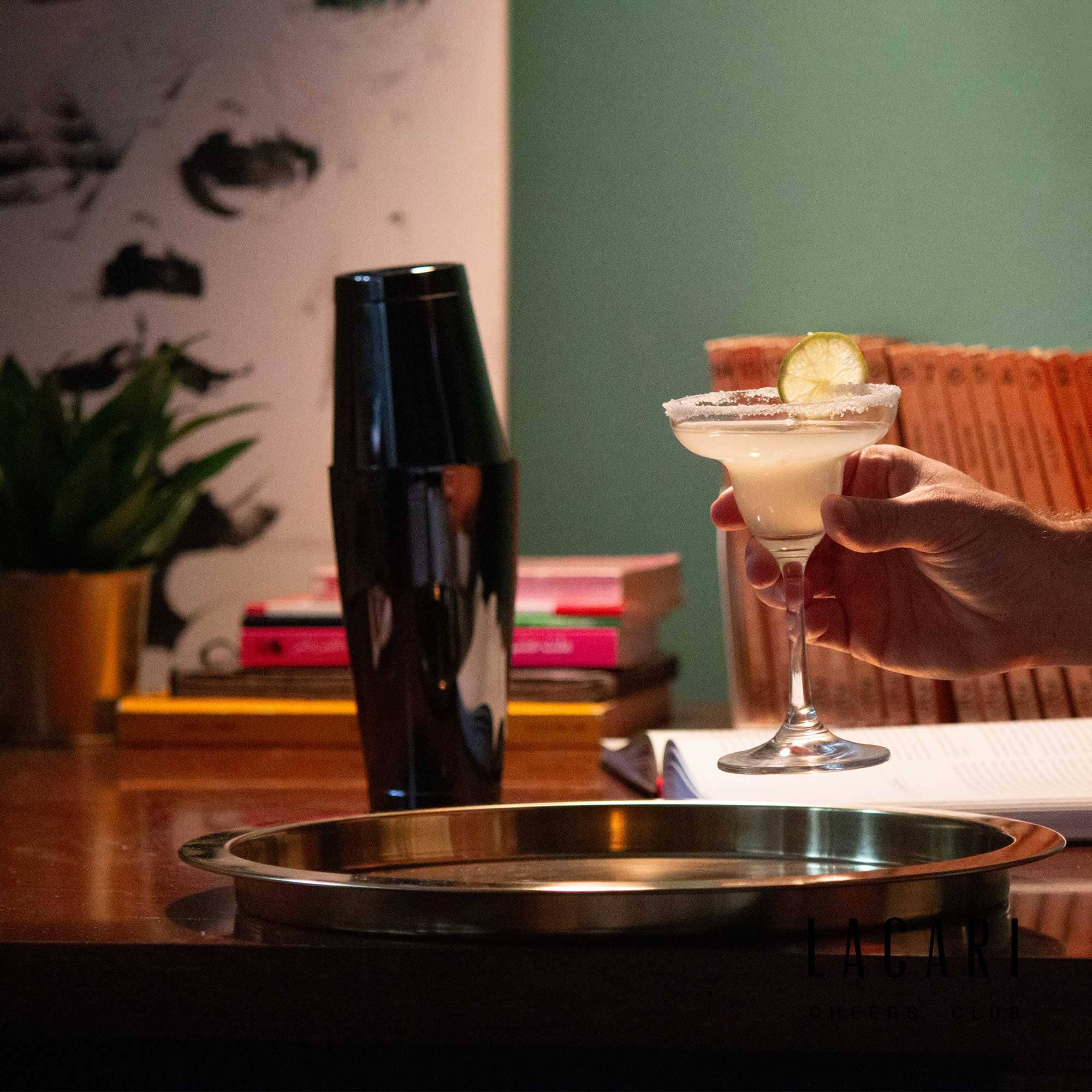 Lacari Cheers Club - Wholesale Cocktail Shaker - Premium cocktail shaker set - 17-piece set in black4