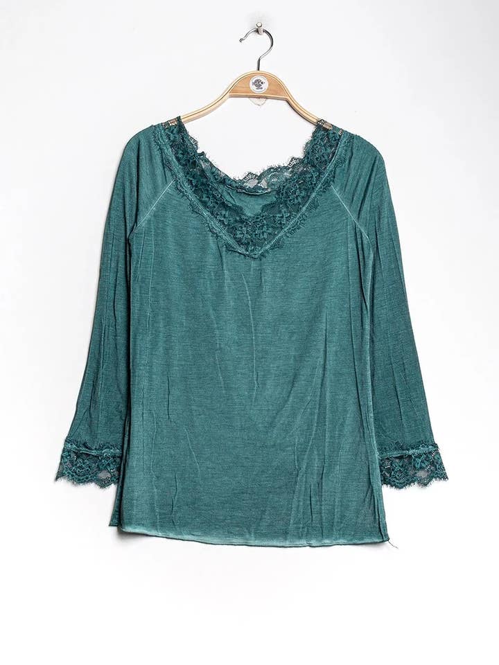 Mimi & Gogo - Wholesale Blouse - Women's - T-shirt with lace @109160