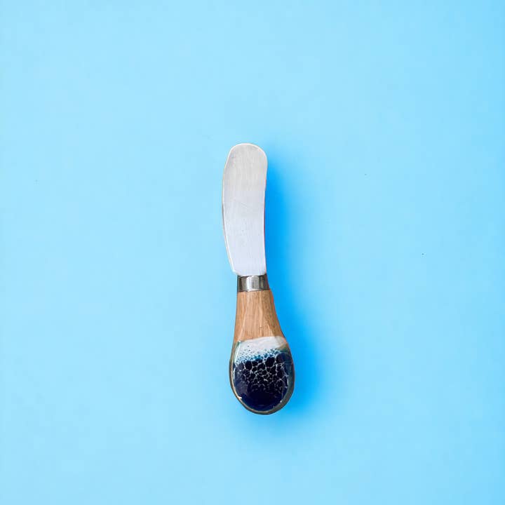 Daphnew Design - Wholesale Cheese Spreader - Butter knife with Ocean Wave Resin