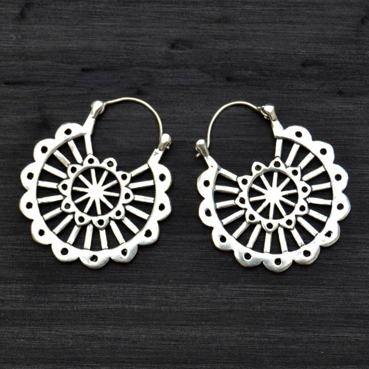 Gypsy Winds Bcn - Vente Créoles - Boucles d’oreilles créoles mexicaines en laiton argenté oxydé1