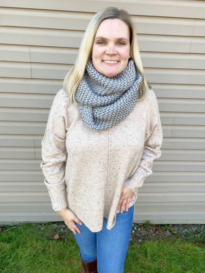 Gråfärgad halsduk, Lång stickad halsduk, Tjocka stickade halsdukar för wholesale av Megan Louise Crafts