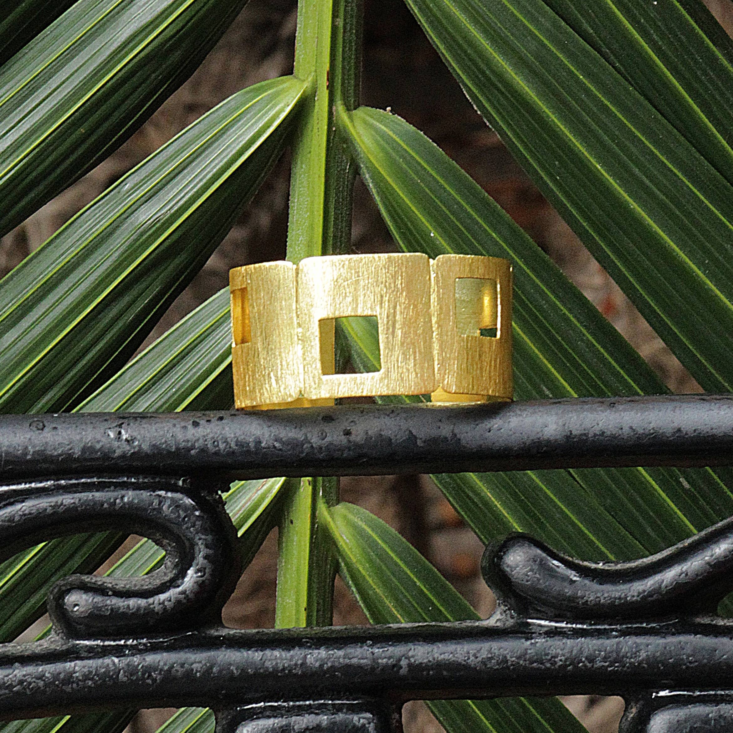 LA MAR - Wholesale Cuff Bracelet - SIXTY gold-plated bracelet - Design with character5