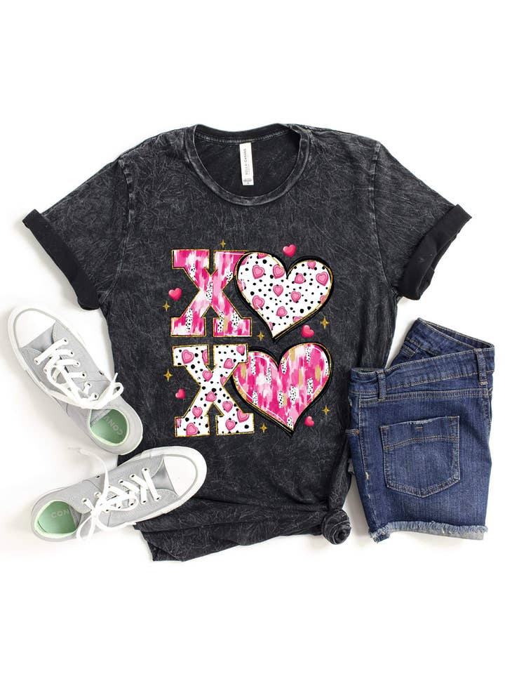 Queen Fashion - Wholesale Blouse - Women's - xoxo hearts graphic tee t-shirts