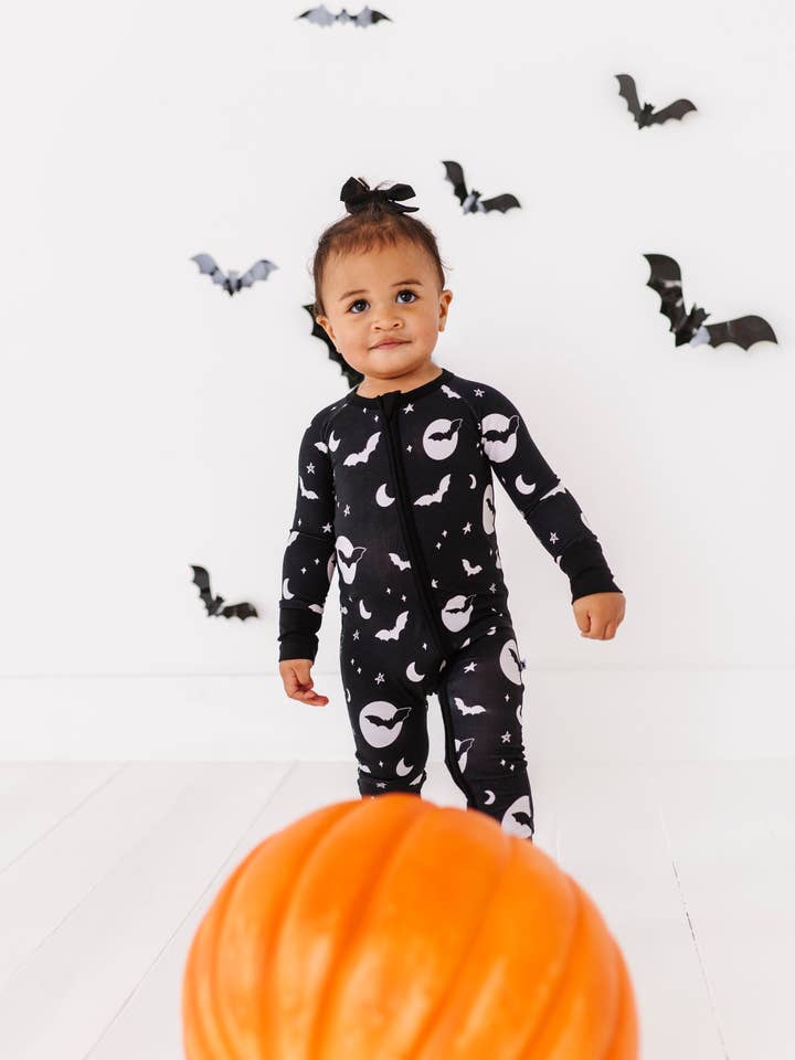 Kiki + Lulu - Wholesale Sleepsuit - Baby - Let’s Glow Trick or Treating Convertible Footies7