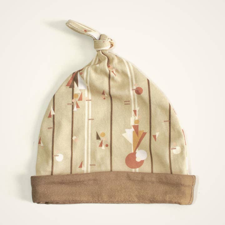Bonnet noué en géo vert olive pour la vente par Ay Bebe