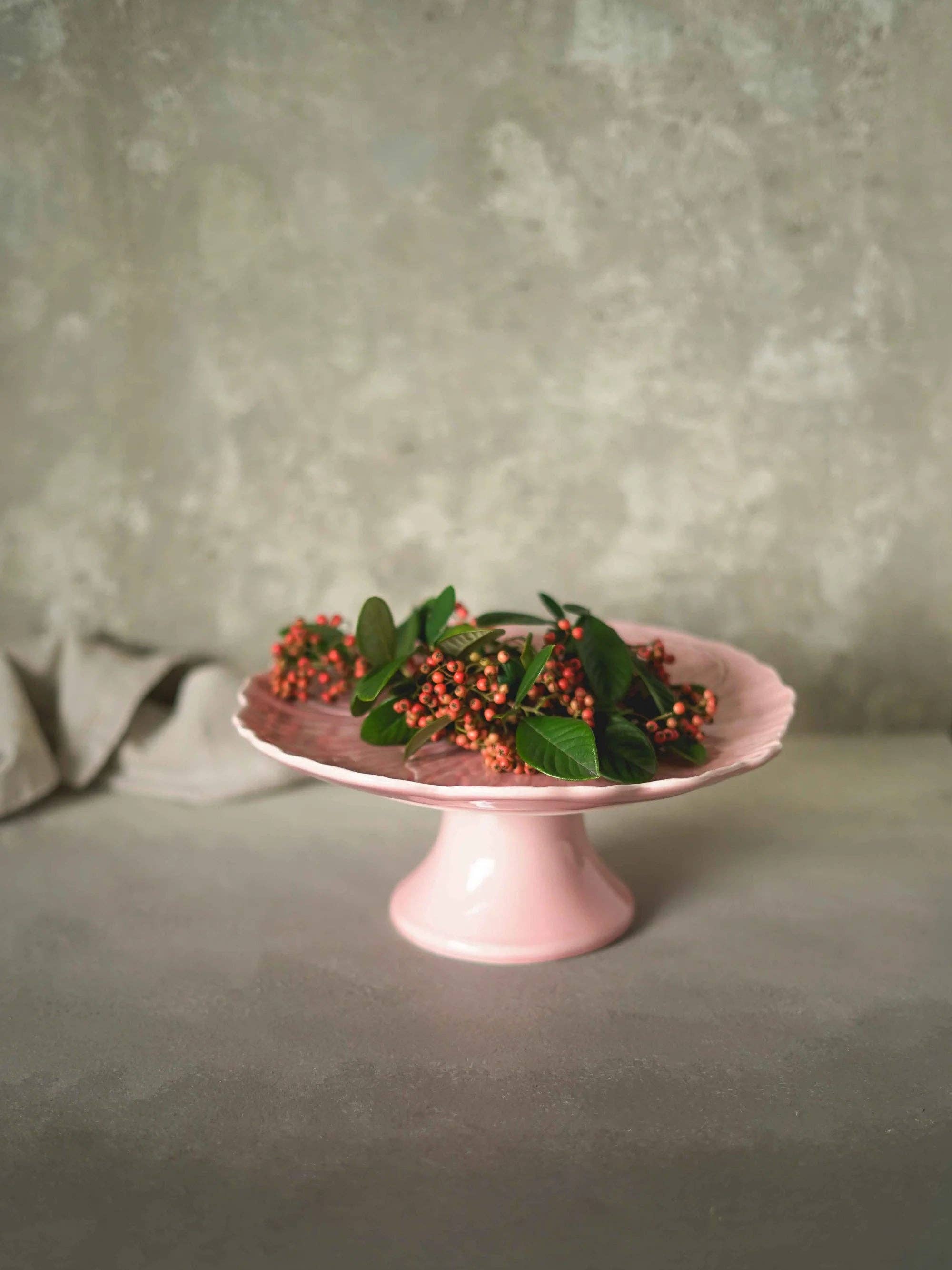 CerAmor Cerâmica - Wholesale Serving Plate - Cake stand with decorative flower design3