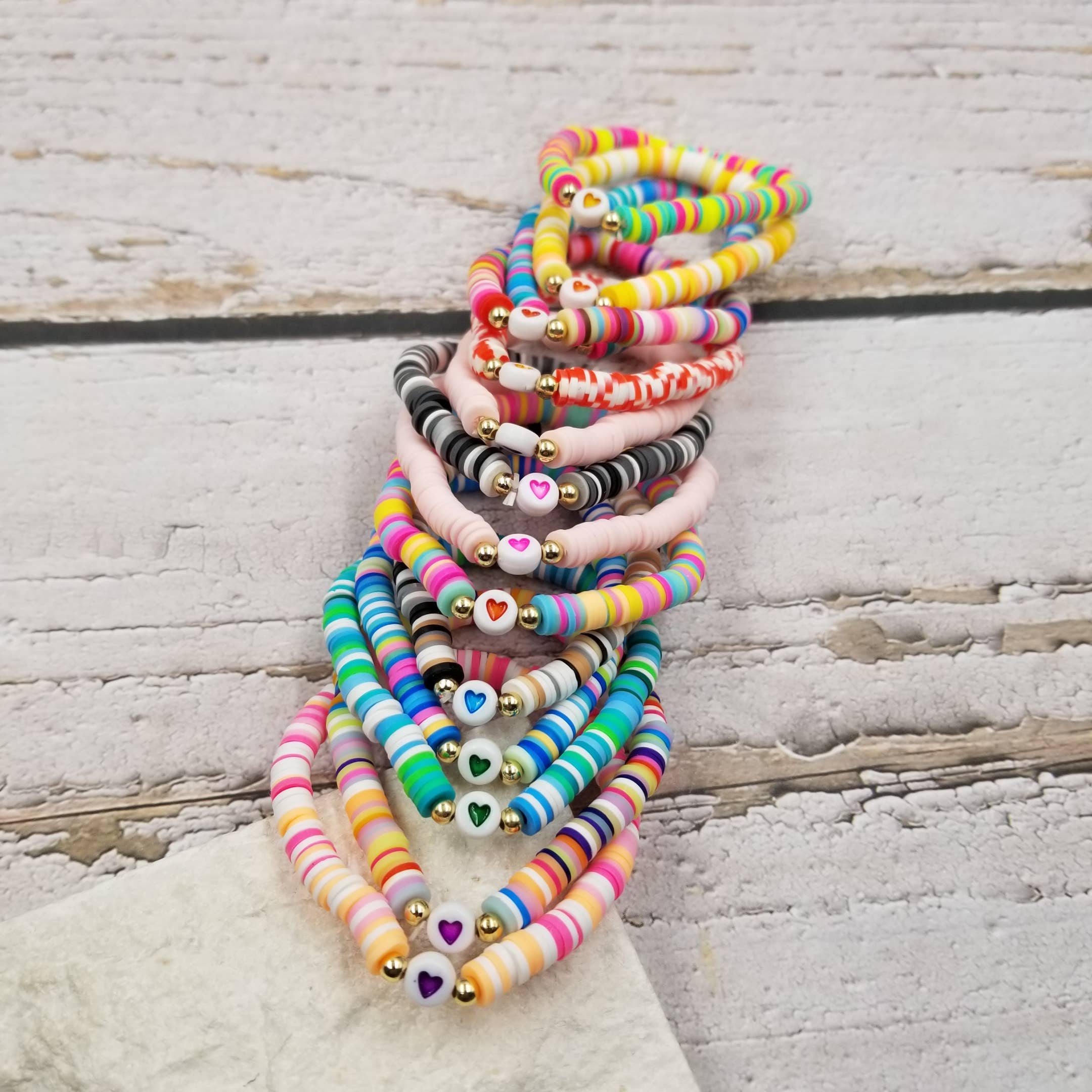 Treasure Wholesale - Wholesale Jewelry Set - Rainbow Heart Valentine Clay Bracelet -1 pcs1