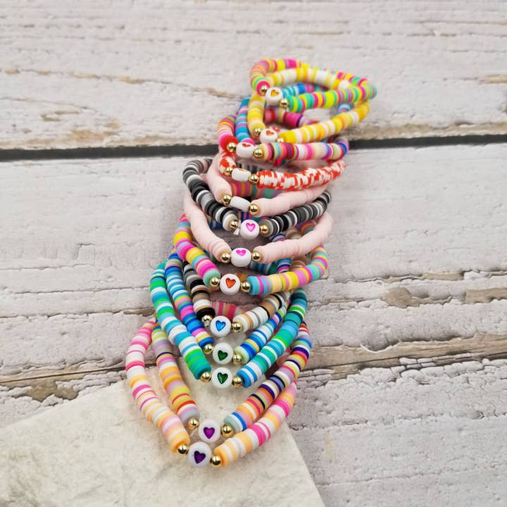 Treasure Wholesale - Wholesale Jewelry Set - Rainbow Heart Valentine Clay Bracelet -1 pcs1