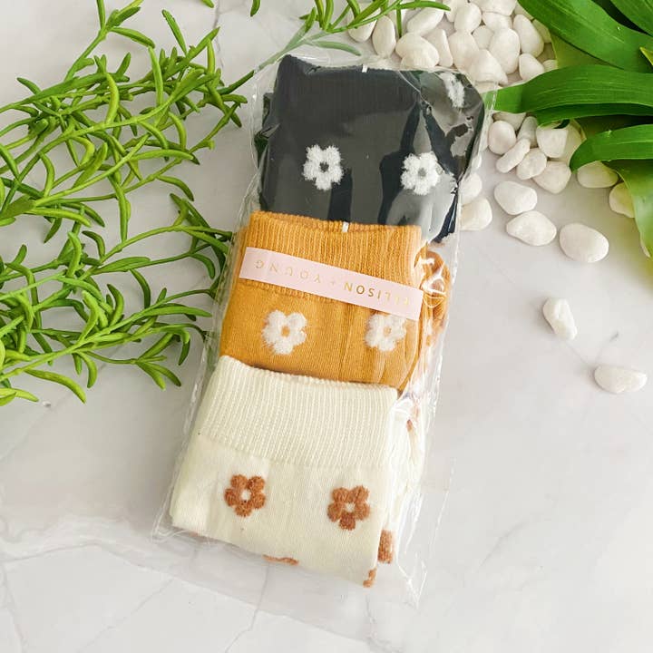 Ellison+Young – wholesale Strumpor - Dam – Mini Daisy Happiness Strumpor Set med 3