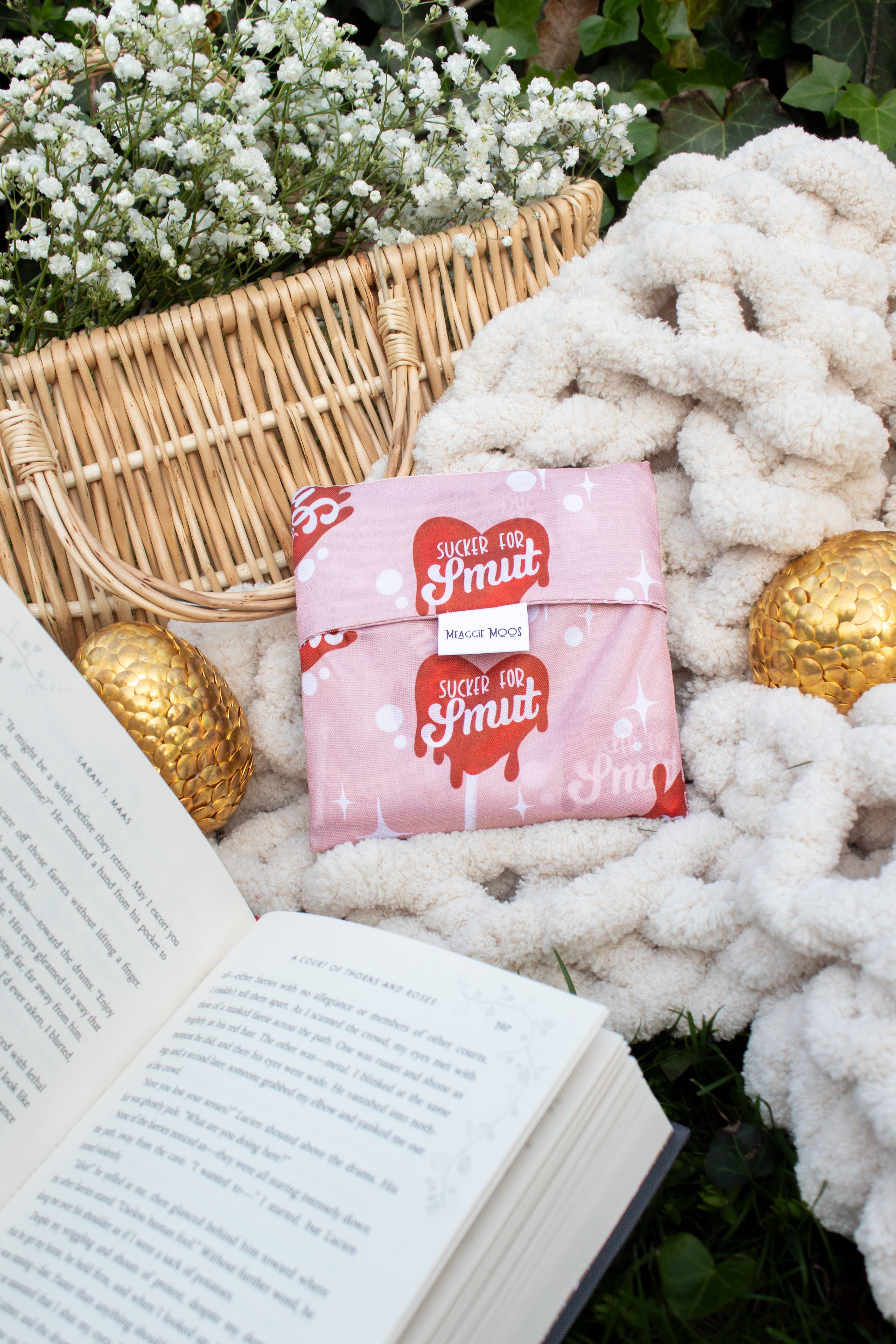 Meaggie Moos – wholesale Grocery/shopping bag – Sucker For Smut | Reusable Bookish Foldable Grocery Tote Bag1