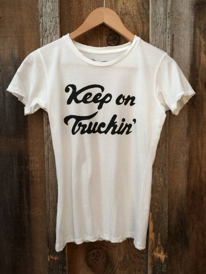 T-shirt Keep On Truckin pour femme Blanc/Noir pour la vente par Bandit Brand