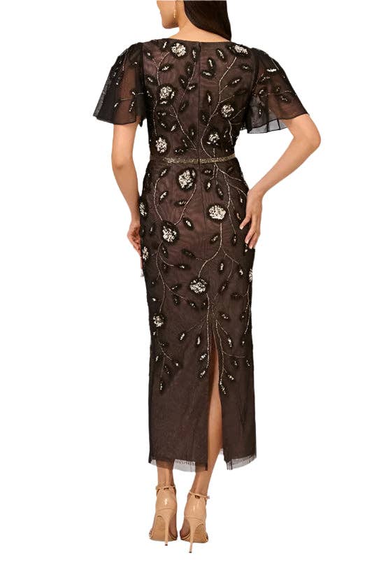 OR ROSE NOIR Robe colonne en maille perlée Adrianna Papell avec ceinture en perles et sequins en vente sur Faire0