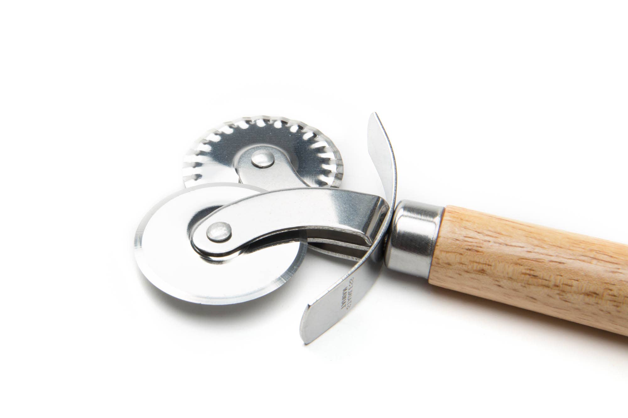 Fox Run Brands - Wholesale Kitchen Tool/Gadget - Fox Run Pastry Wheel Crimper, Cutter, 1" x 2.75" x 6.5"4