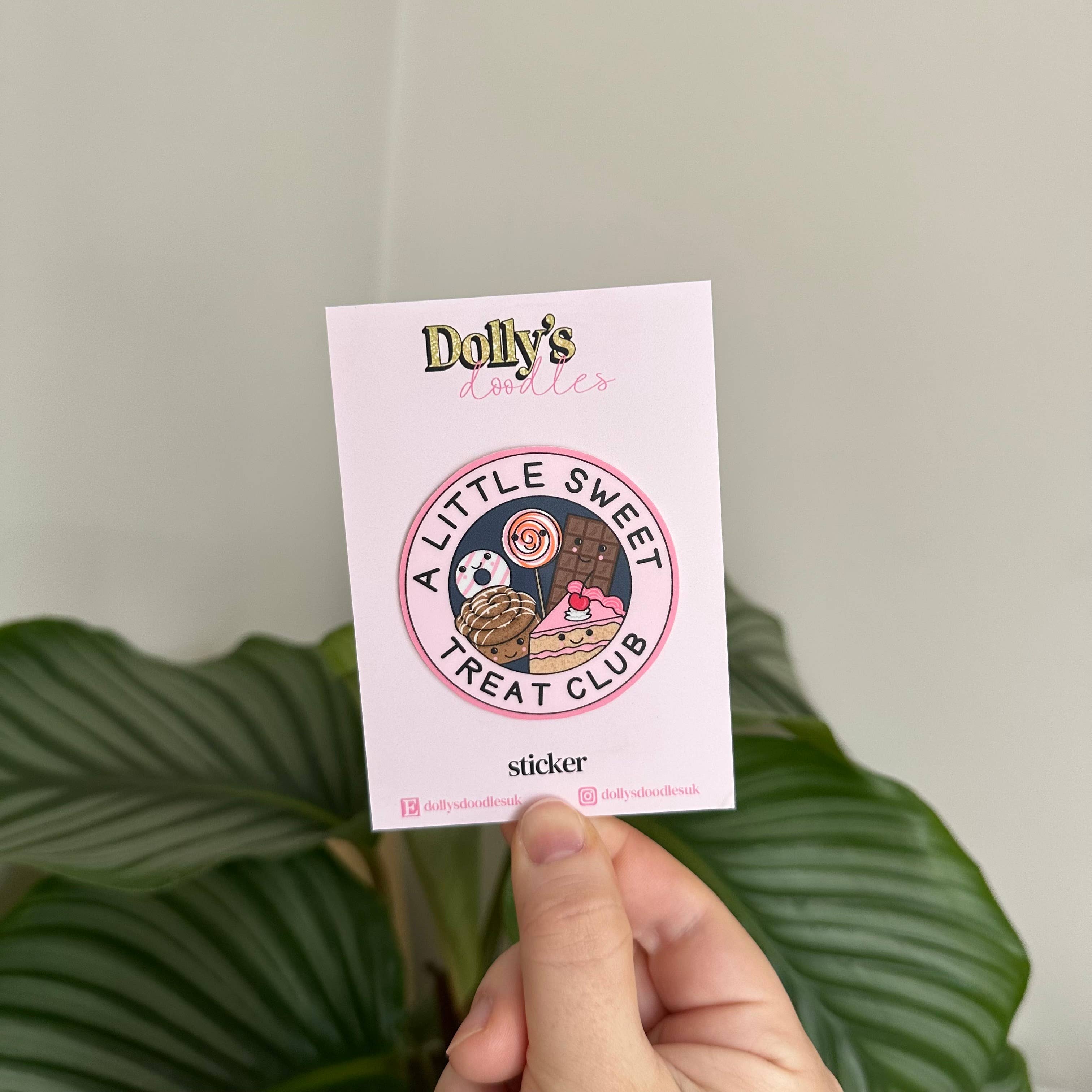 Dolly’s Doodles - Vente Autocollant - Autocollant Mat | Club des Douceurs Nourriture Mignonne Cadeau Rose0