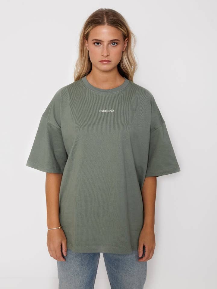 PROV: THE BAYSIDE OVERSIZE T-SHIRT för wholesale av BAYSIDE BOUND
