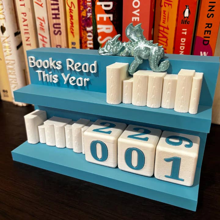 The Printed Maniac - Wholesale Decorative Tabletop Object - Books Read Counter: Bookworm Decor with Dice - Track Reading1