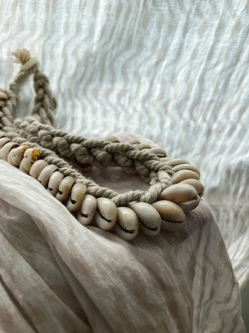 Bonisita – Engroshandel Perlehalskæde – Vintage halskæde med cowrie-skjell fra Papua8