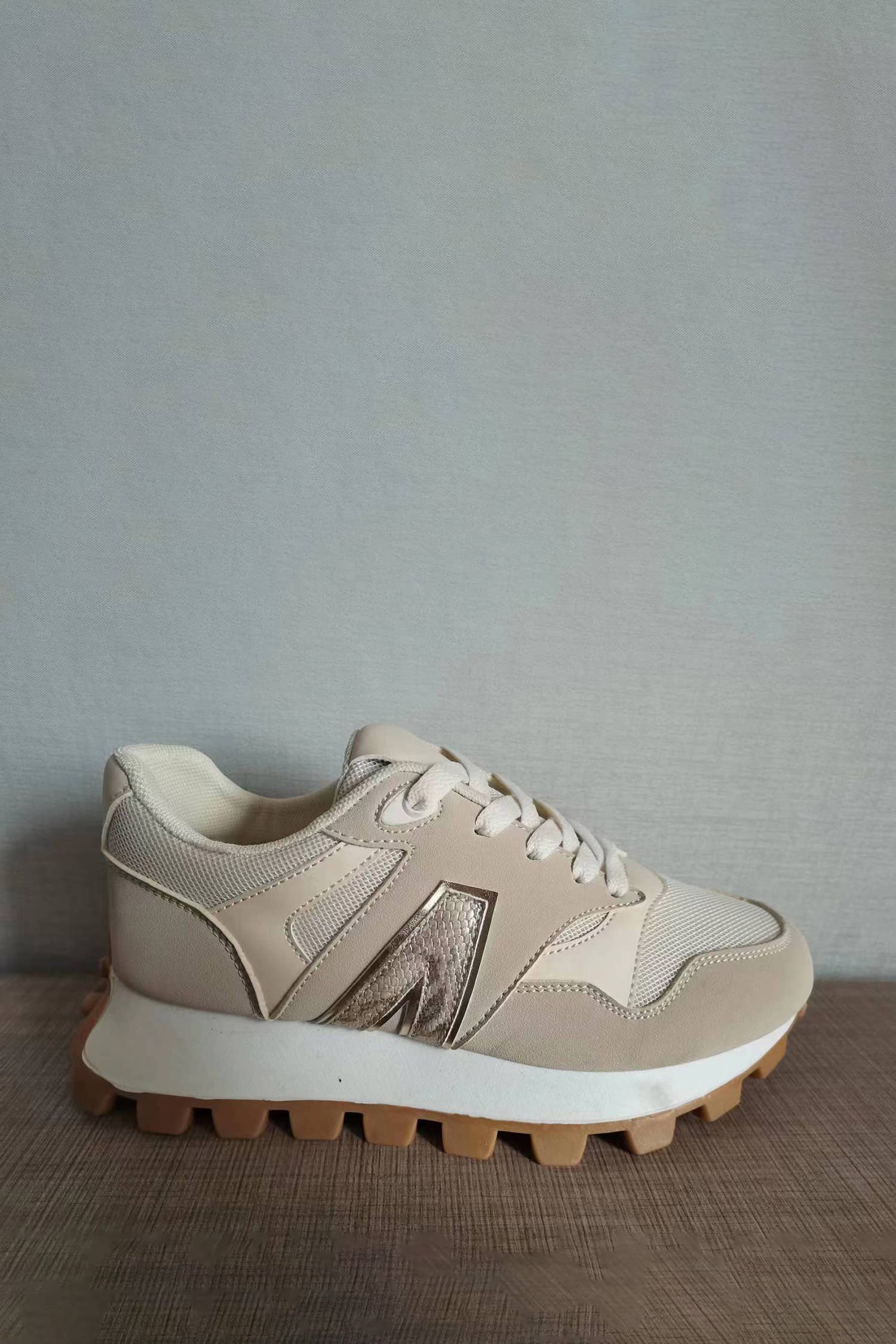 Bege AR-ROLLY-01 para venda a revendedores na Faire1