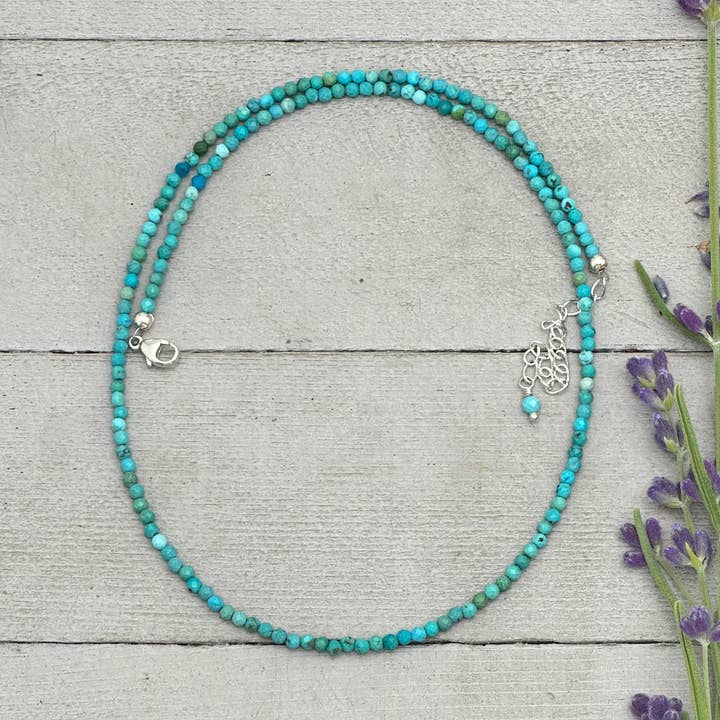 Colar facetado com miçangas turquesa e prata esterlina. Pequenas contas de 2mm por atacado de Sunlight Silver Jewelry