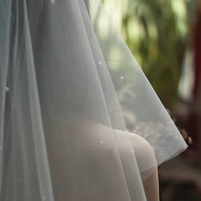 LanLivia - Wholesale Veil - Women's - Elegant Two-tire Bride Veil with Small Pearls6