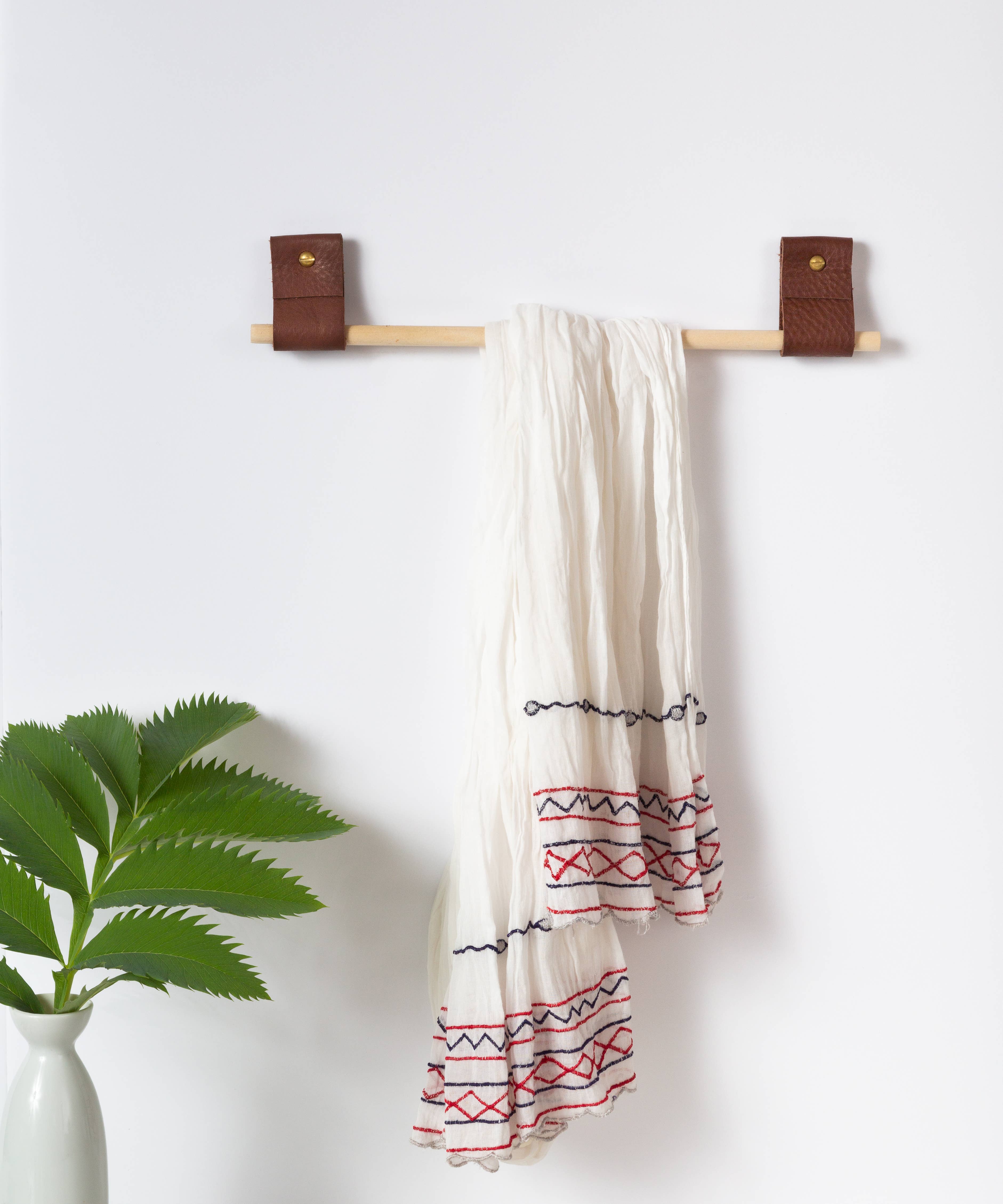 Keyaiira - Vendita all'ingrosso Porta asciugamani/gancio per asciugamani - Porta asciugamani piccolo largo in pelle - Anello in ottone [estremità piatta]14