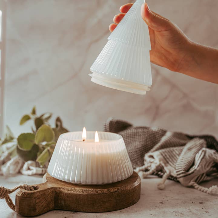 Hvid Ferietræ Beholder | 9 oz Kokos Soja Voks Lys for engroshandel hos Simply Modern Scents