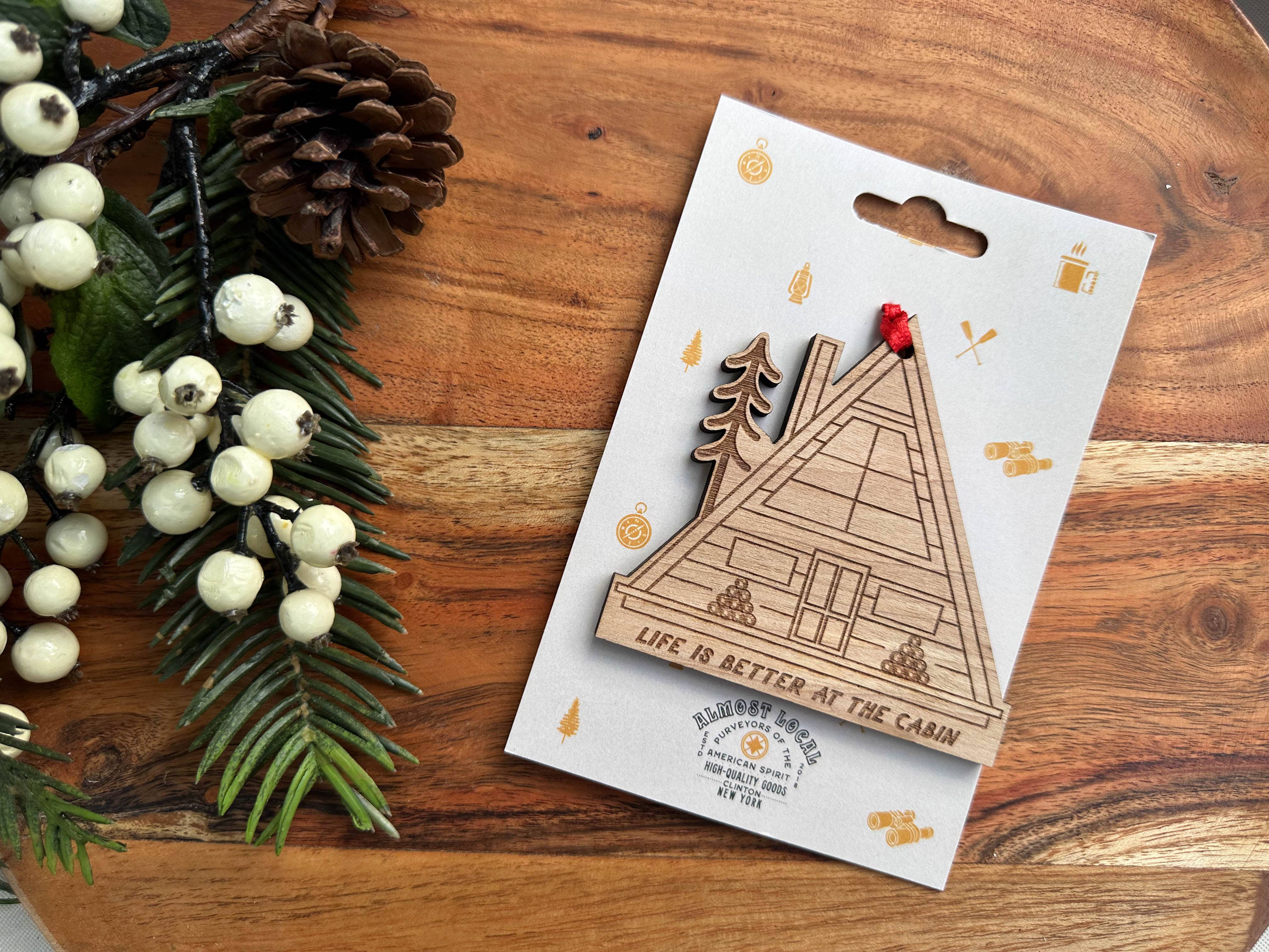 Almost Local - Vente Objets de décoration - Ornement en bois personnalisé Cabin A-Frame0